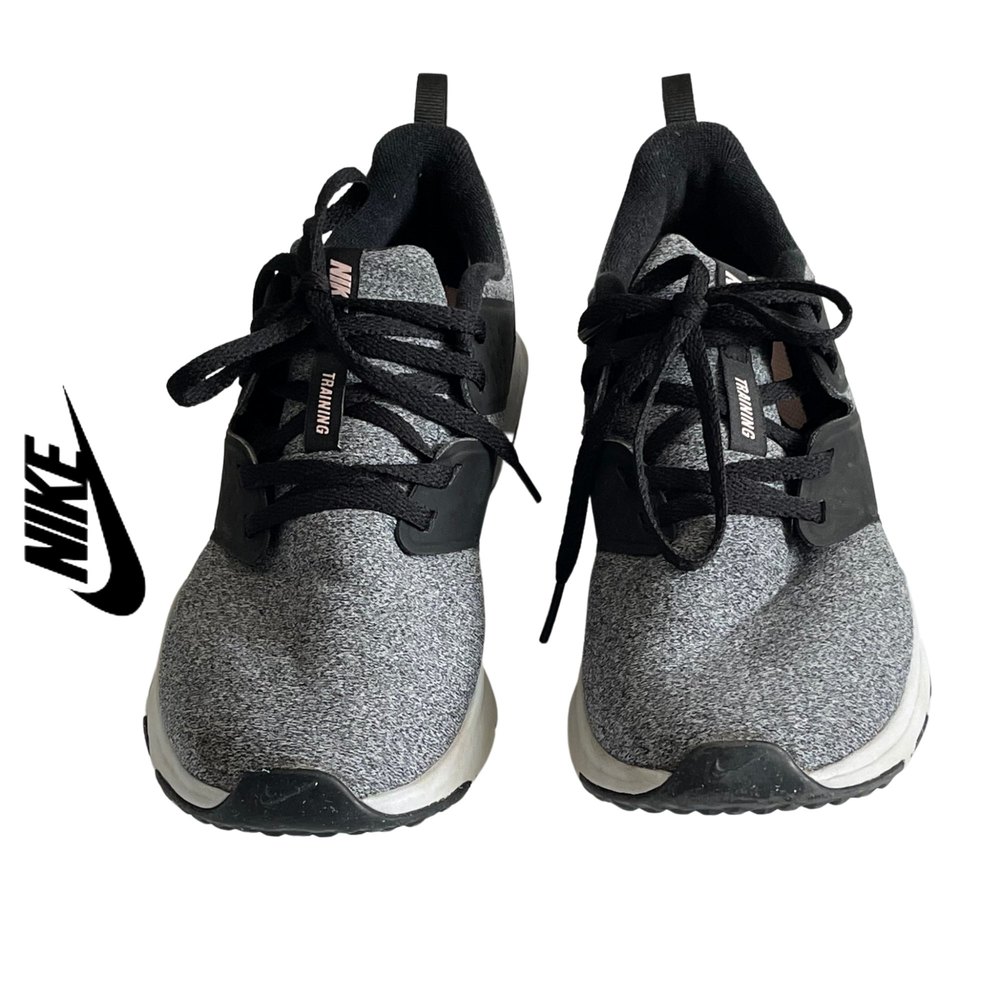 Nike Women's Training Sneakers SZ 7.5